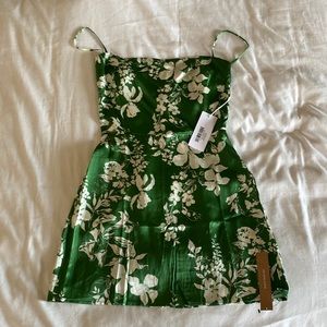 Reformation Kosta dress size 2 sold out never worn